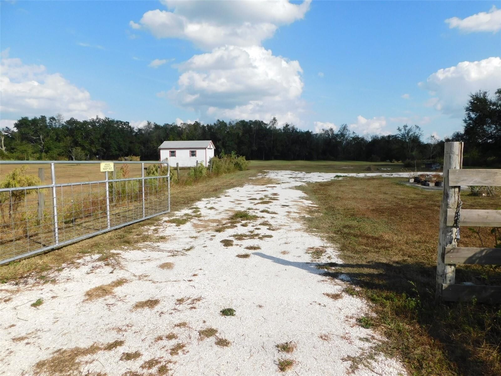 Property Photo:  2460 NW Garvin Avenue  FL 34266 