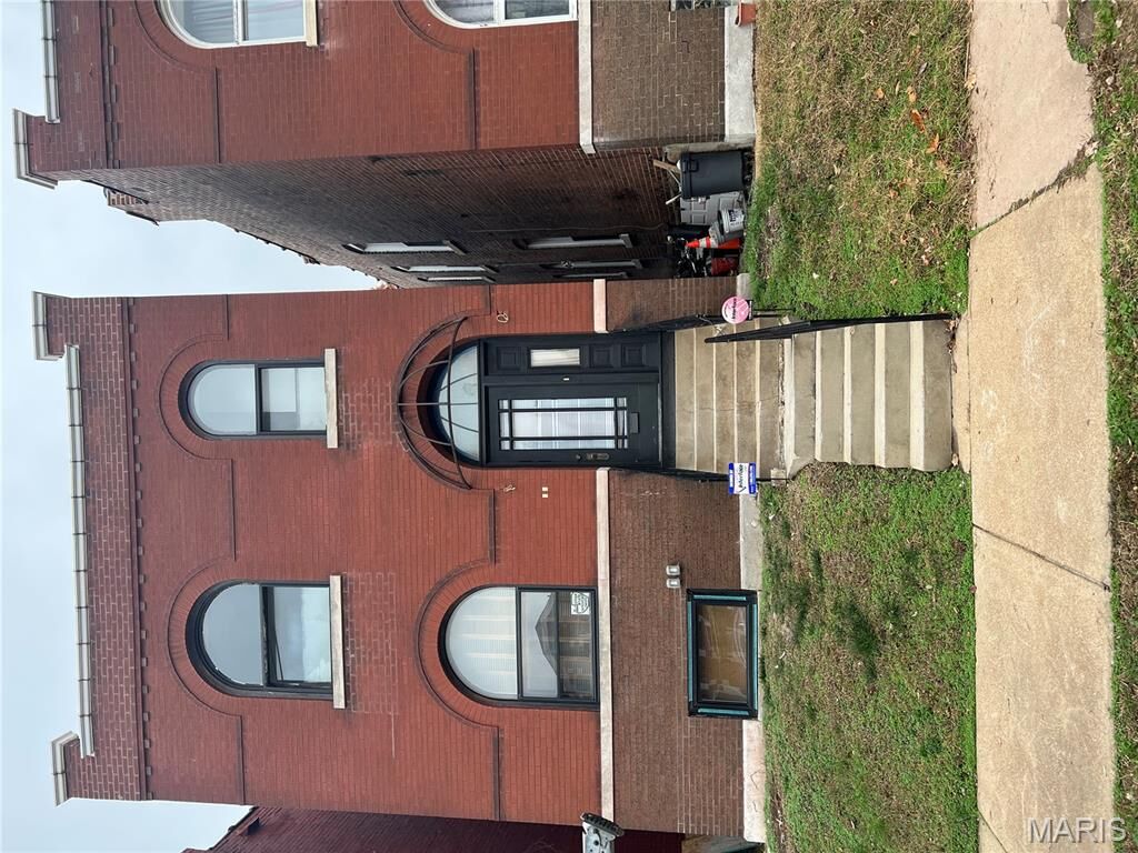 Property Photo:  3333 Itaska Street  MO 63111 