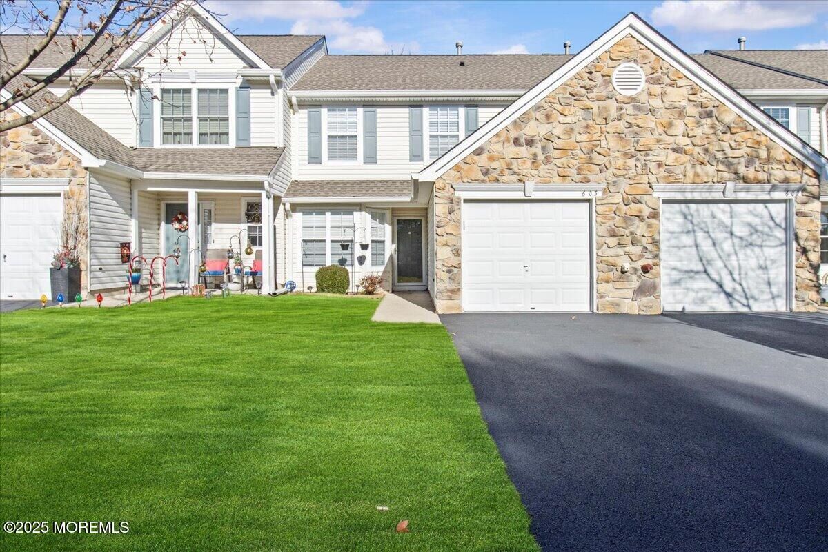 Property Photo: 603 Zinnia Court NJ 08724