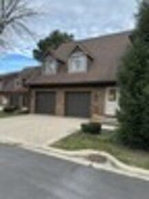 Property Photo: 12 Queens Court IL 60154