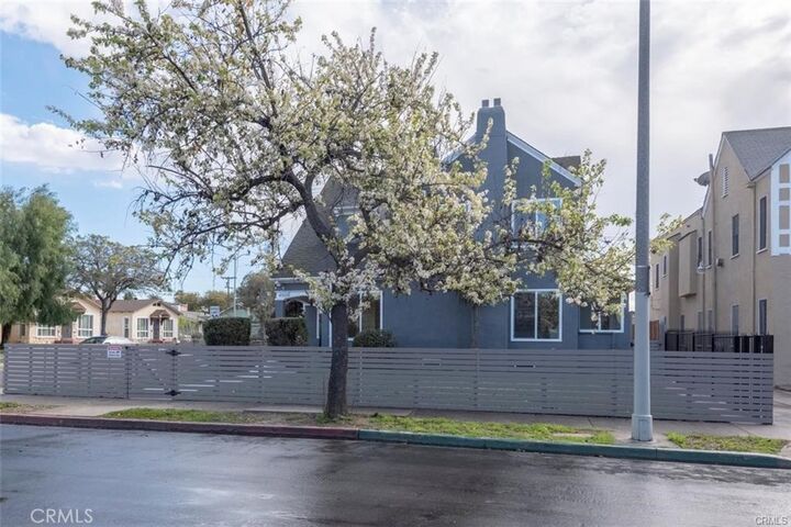 Property Photo: 1613 West Boulevard CA 90019