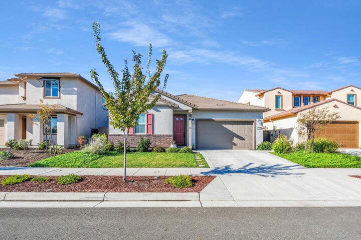 Property Photo: 5913 Vantage Street CA 95835