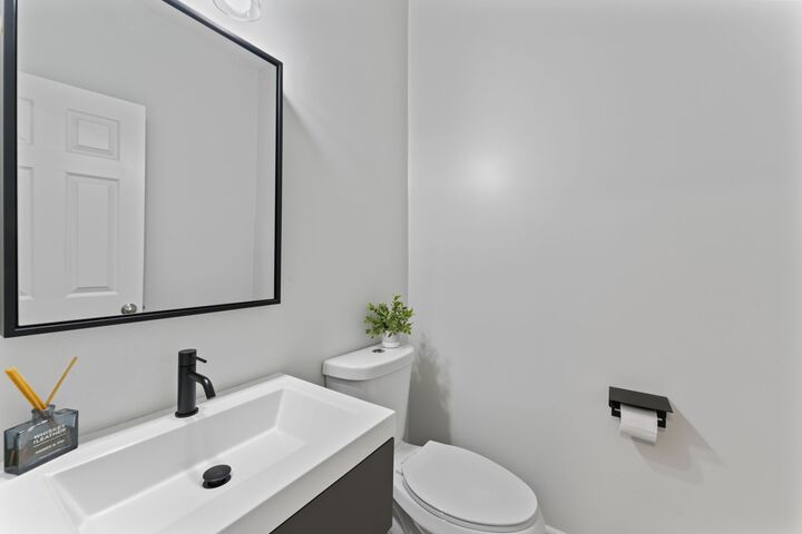 Property Photo:  505 Lyndeboro Ct  TN 37221 