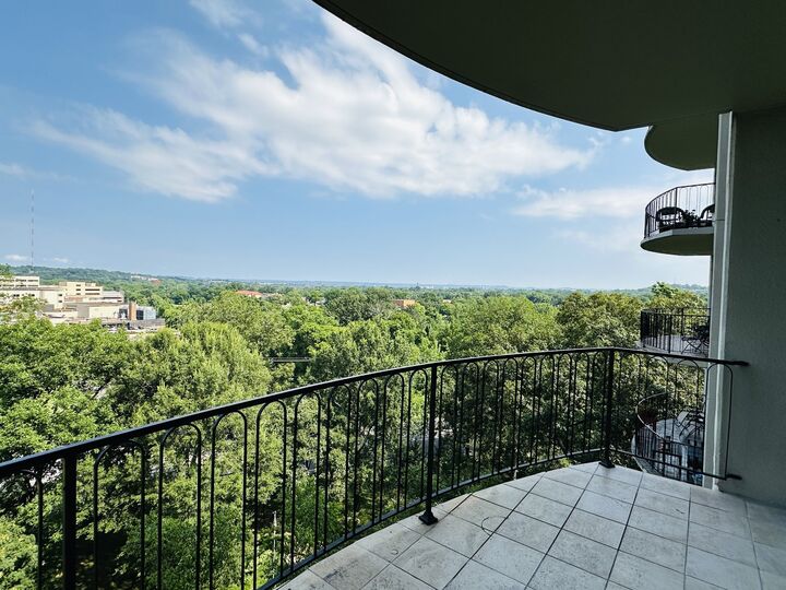 Property Photo:  4215 Harding Pike 903  TN 37205 