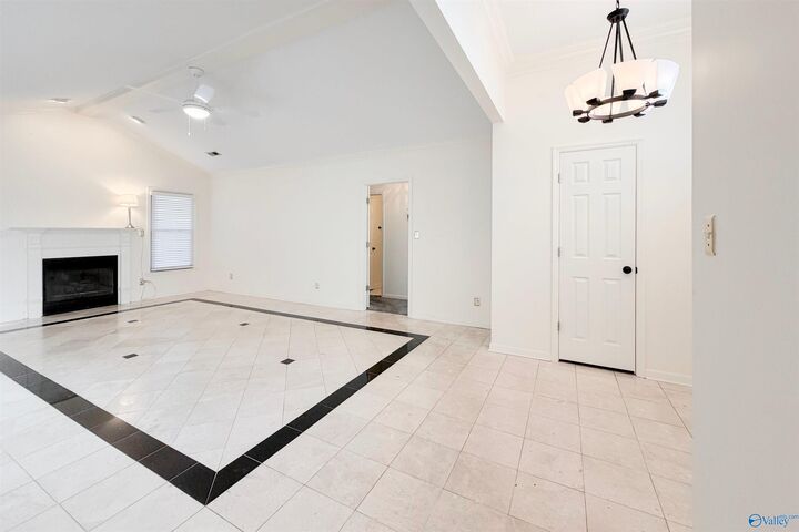 Property Photo: 1504 Chestnut Grove SW AL 35603