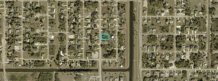 Property Photo:  906 Sara Avenue N  FL 33971 