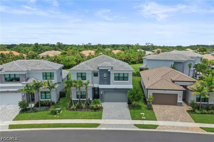 Property Photo: 13605 Eagle Ridge Drive 1723 FL 33912