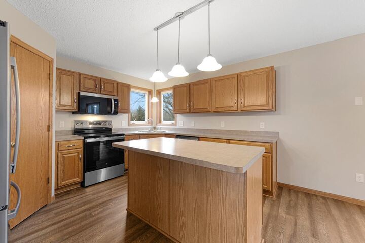 Property Photo:  607 Miller Court  MN 55019 