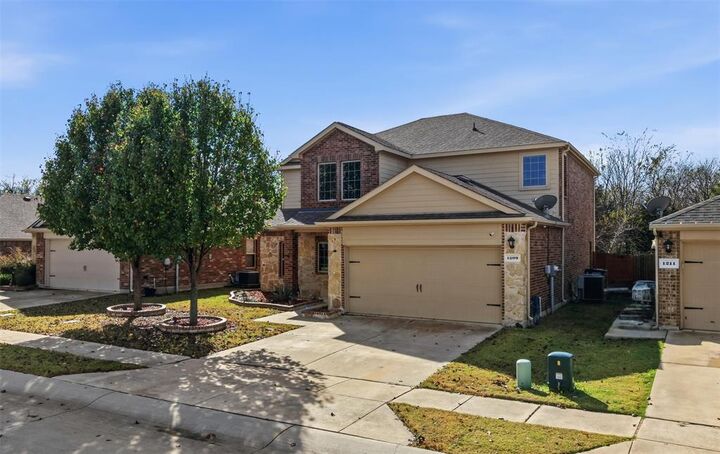 Property Photo: 1209 Jasper Crossing TX 75407