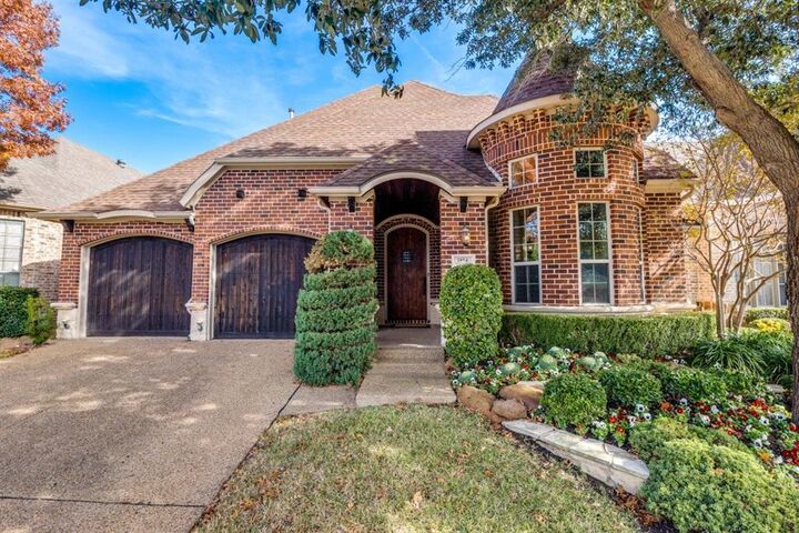 Property Photo: 1854 Masters Drive TX 75115