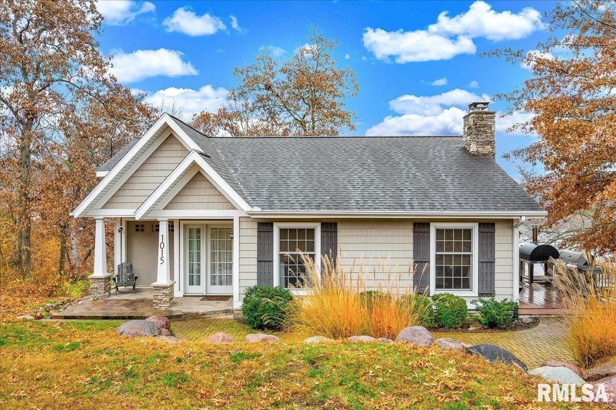 Property Photo:  1015 Sunny Knoll Drive  IL 61401 