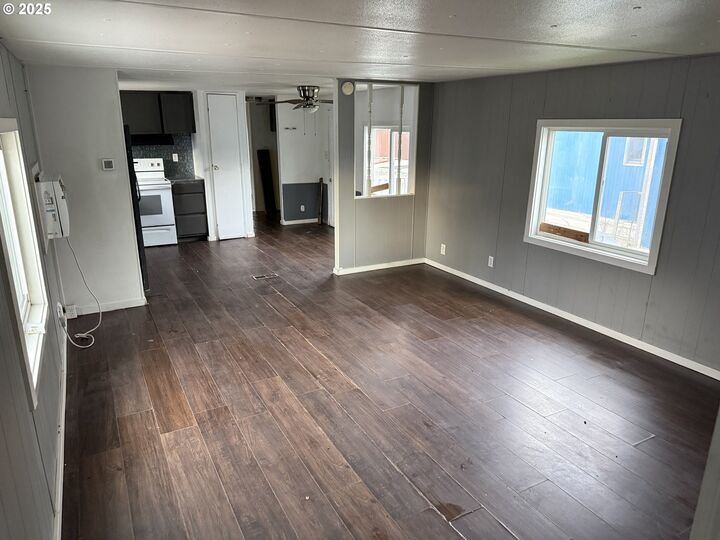 Property Photo:  9000 NE M L King Blvd 88  OR 97211 