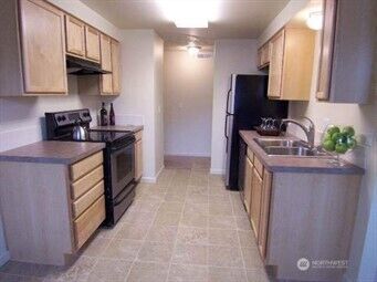 Property Photo:  1928  J Street 205  WA 99362 