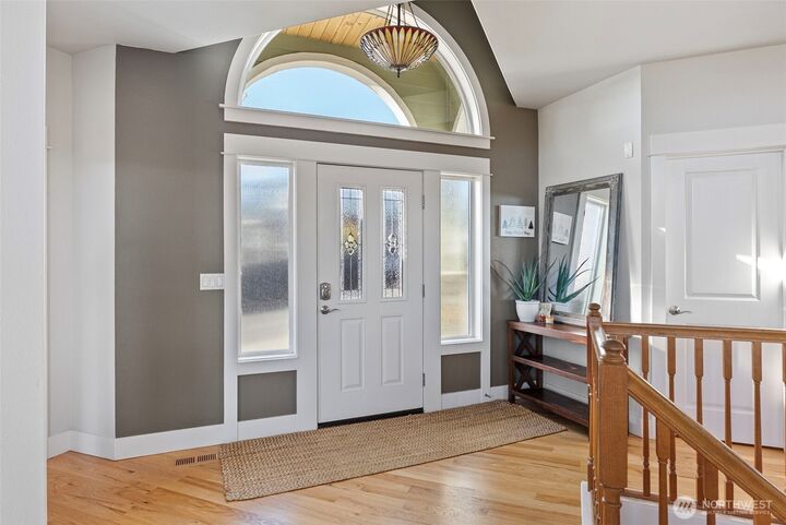 Property Photo:  7806  211th Avenue E  WA 98391 