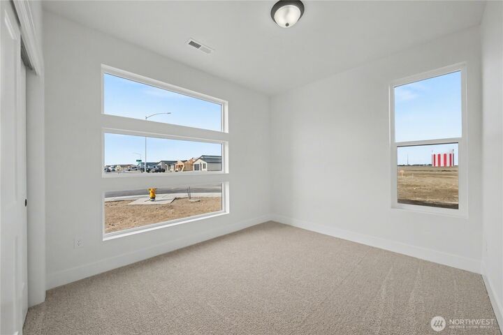 Property Photo:  1605  7th Avenue NE  WA 98848 