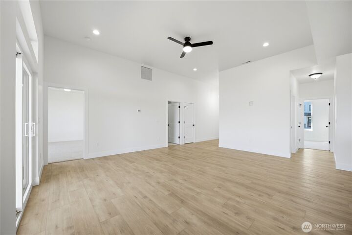 Property Photo:  1605  7th Avenue NE  WA 98848 