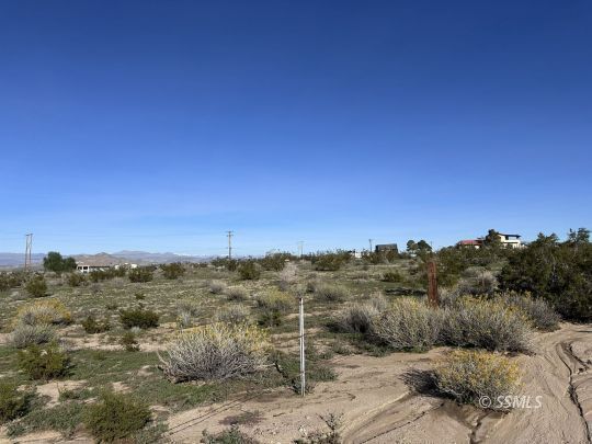 Property Photo:  1759 Maturango St  CA 93555 