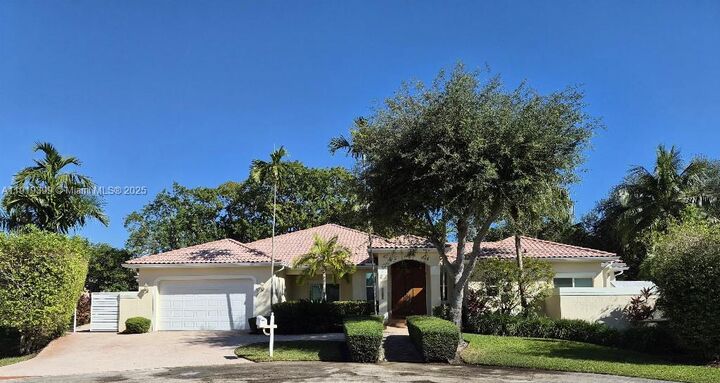 7685 SW 154th St  Palmetto Bay FL 33157 photo