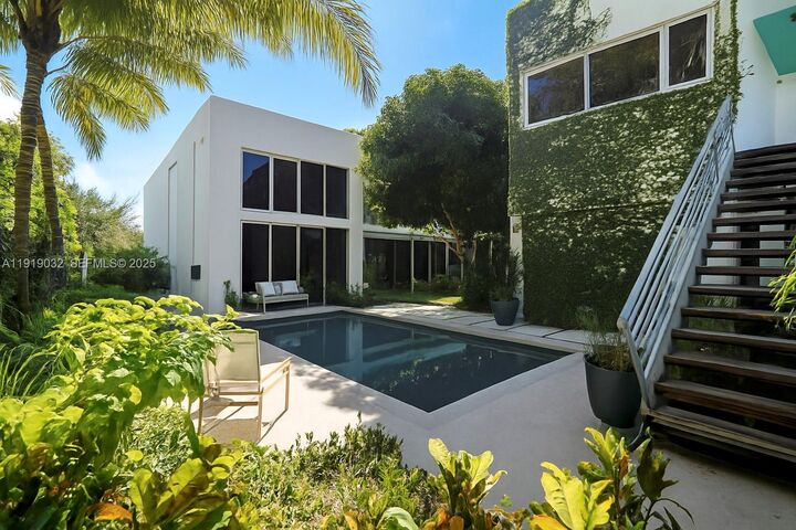 Property Photo: 6495 SW 85th St FL 33143