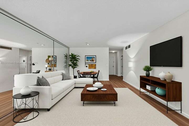 Property Photo: 5840 NE 22nd Way 725 FL 33308