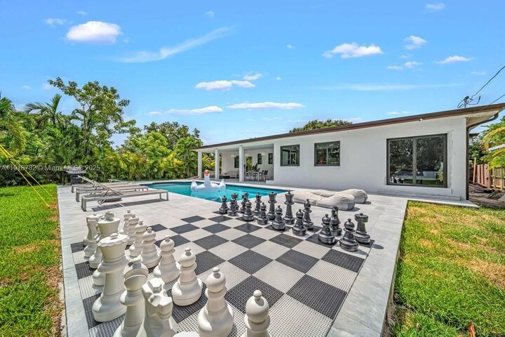 Property Photo:  305 NW 124th St  FL 33168 