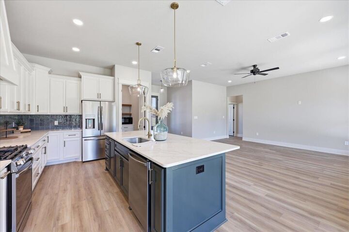 Property Photo:  3775 Buchanan Cir  TX 77630 