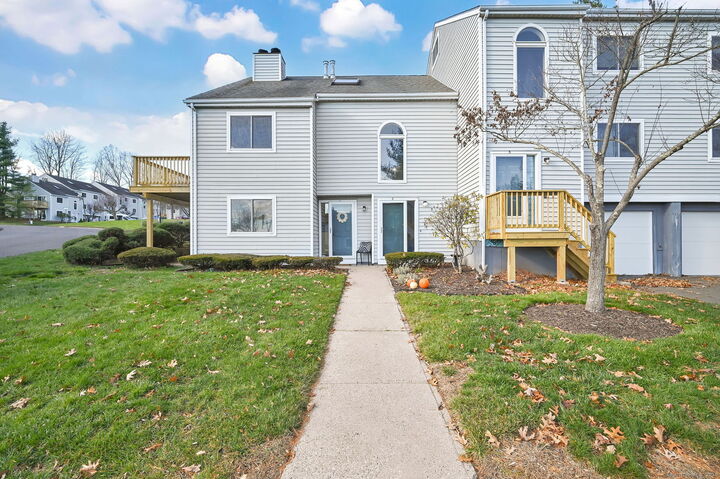 Property Photo:  1 Hunters Run 1  CT 06416 