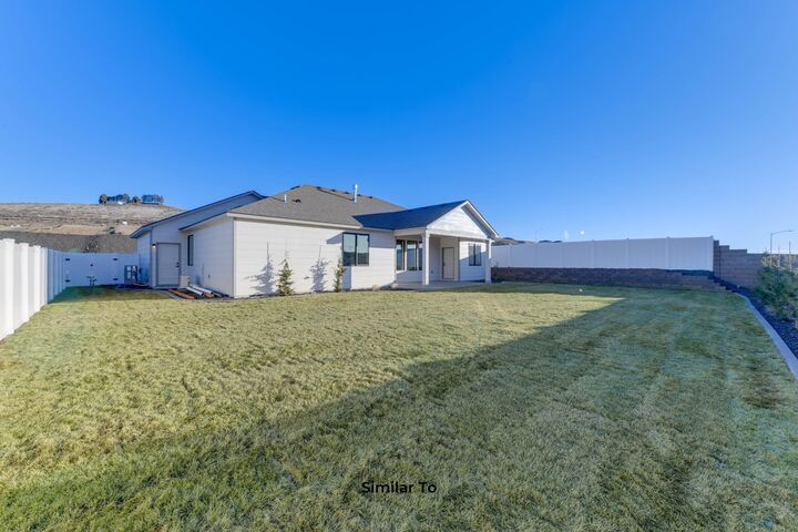 Property Photo: 27 W 13th St WA 99006