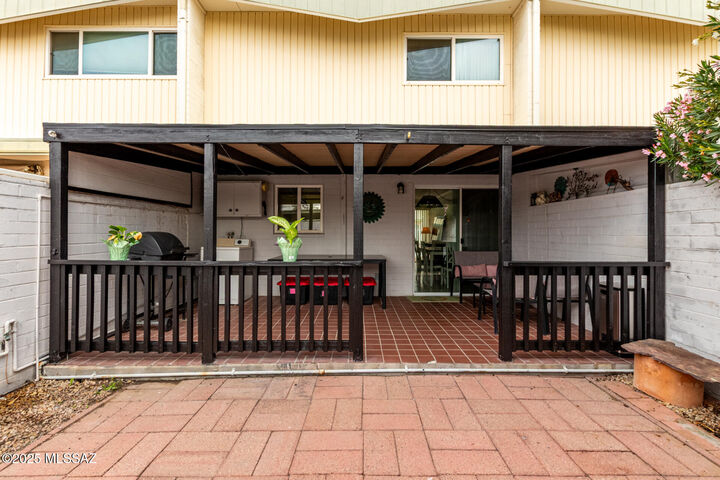 Property Photo:  1475 S Jones Boulevard G5  AZ 85713 