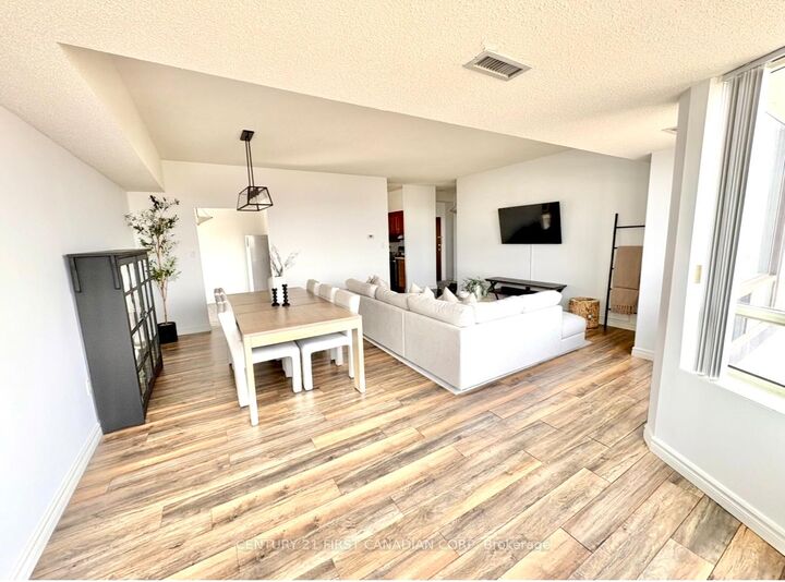 Property Photo:  744 Wonderland Road S 1206  ON N6K 4K3 