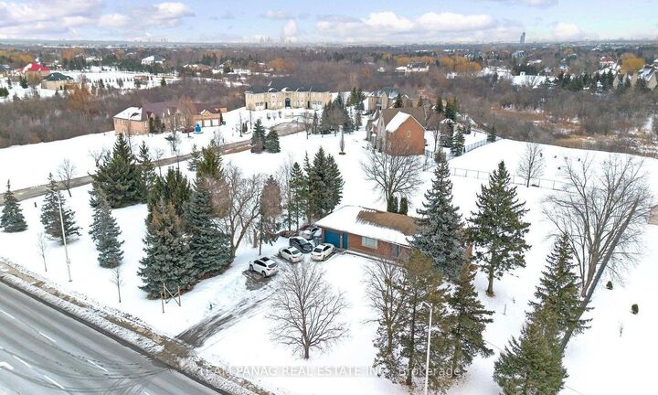 Property Photo: 3821 Countryside Drive ON L6P 0T5