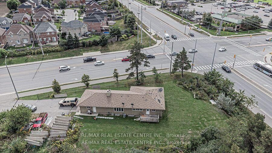 Property Photo: 3024 Countryside Drive ON L6P 0V3