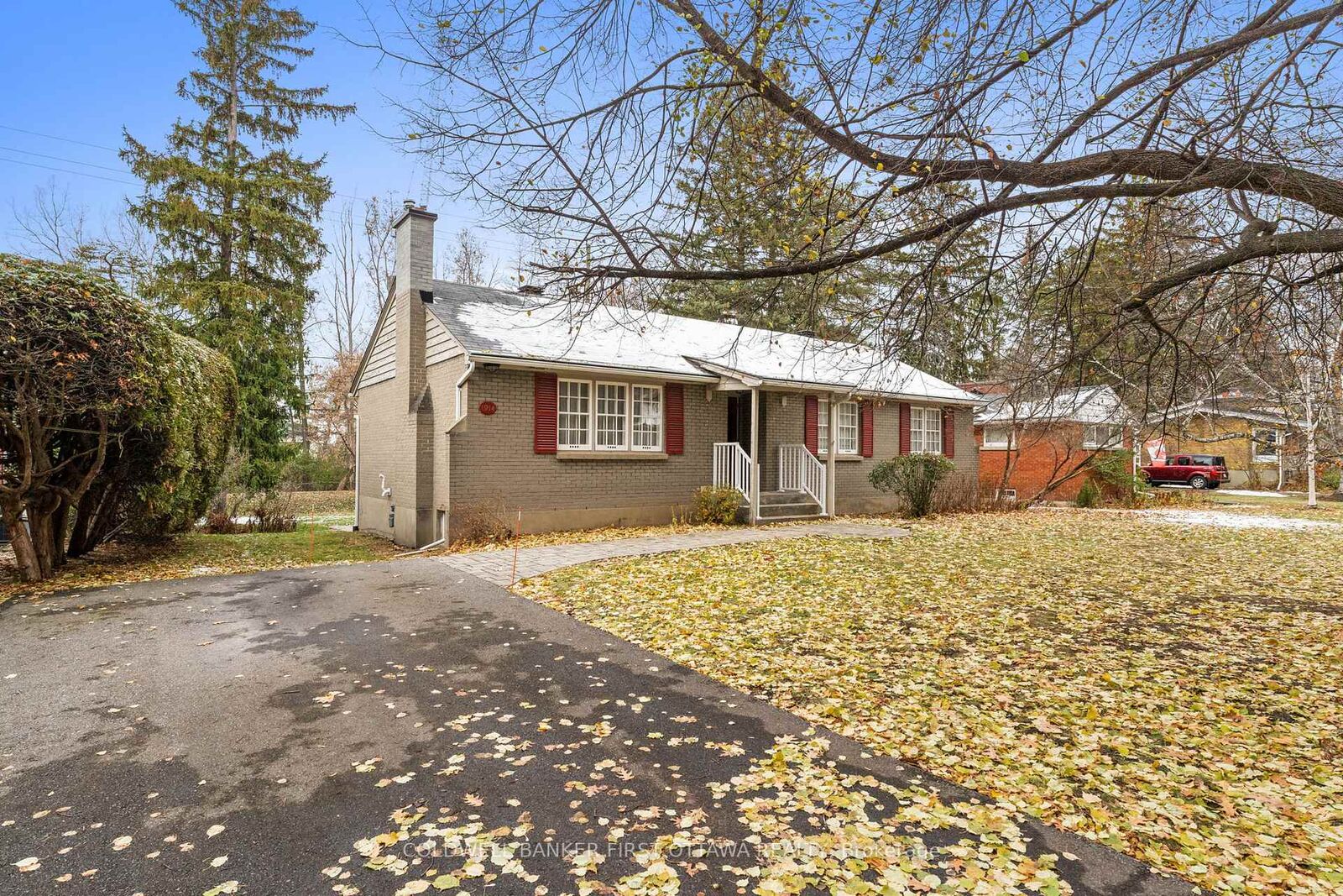 Property Photo:  1914 Norwood Avenue  ON K1H 5K6 