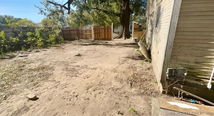 Property Photo:  622 S B Street  OK 74403 