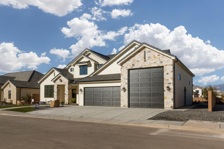 Property Photo:  3139 E 2170 S  UT 84790 