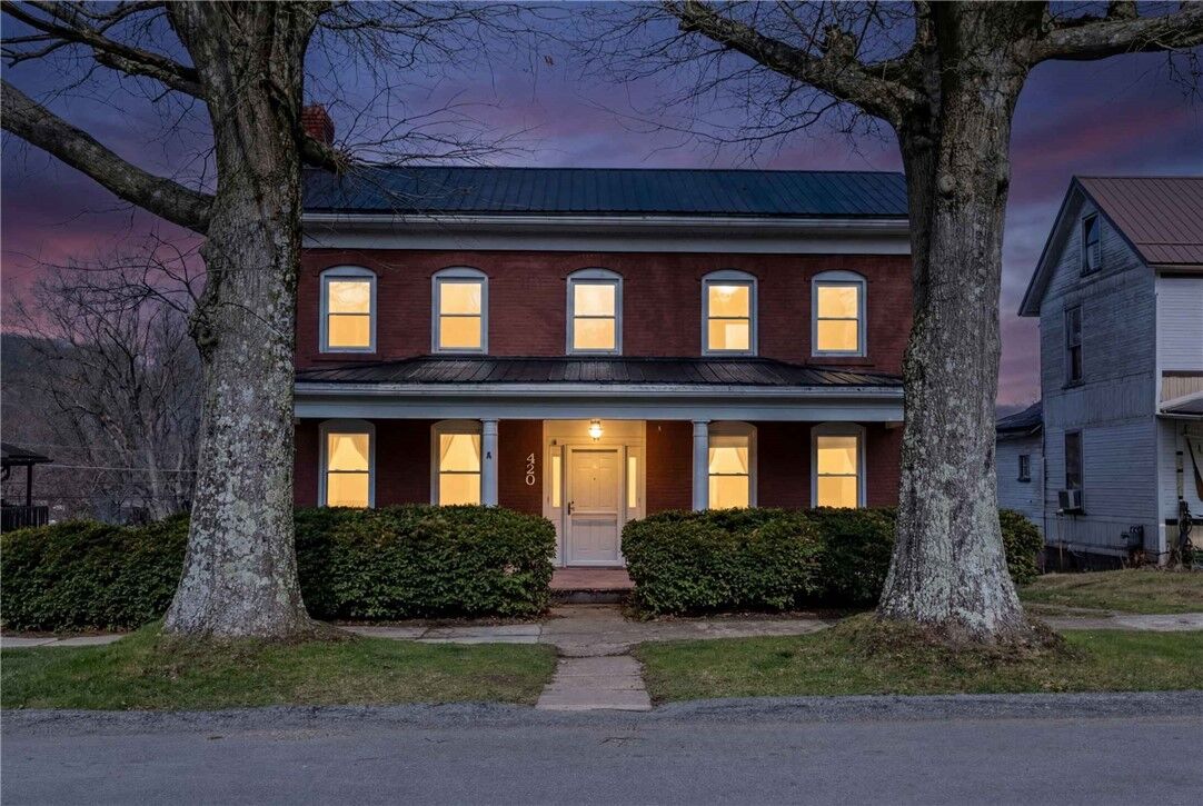 Property Photo:  420 Grant St  PA 16028 