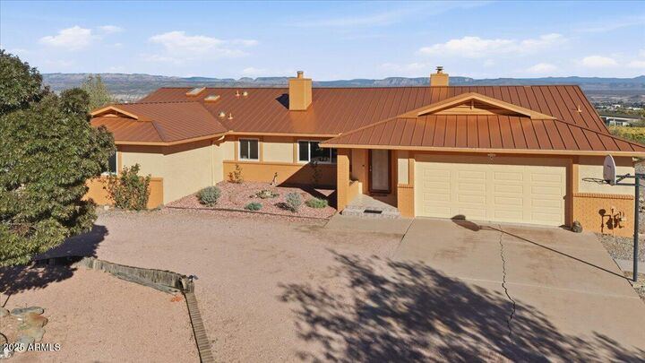 Property Photo:  902 Roberts Road  AZ 86324 