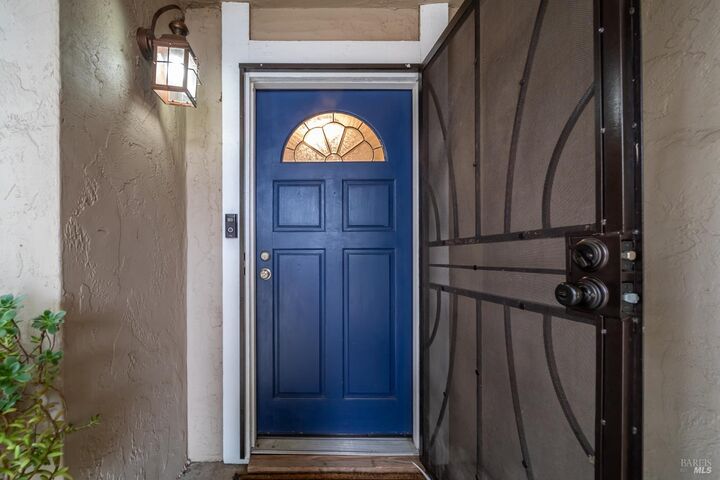 Property Photo: 218 San Vicente Court CA 95687