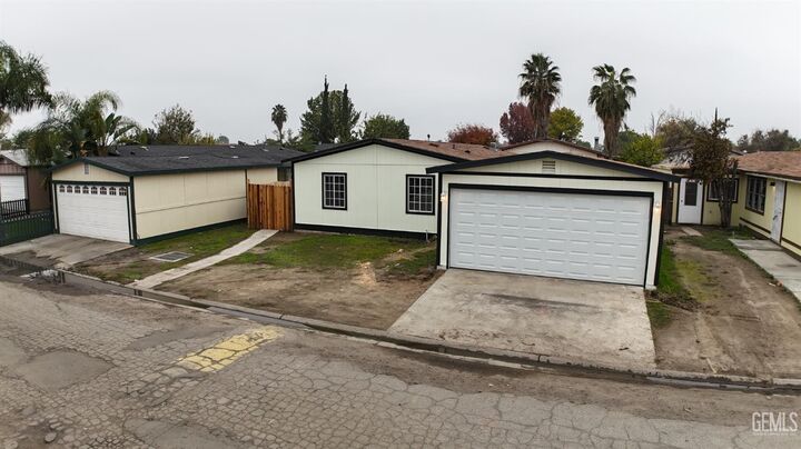Property Photo: 499 Pacheco Road 127 CA 93307