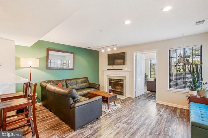 Property Photo:  6000 Ellesmere Court B  VA 22315 