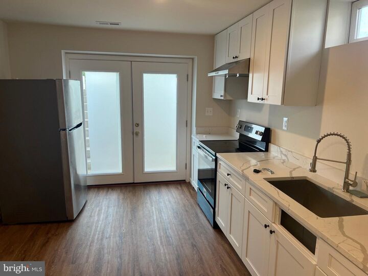 Property Photo:  10600 Wulford Court  VA 20155 