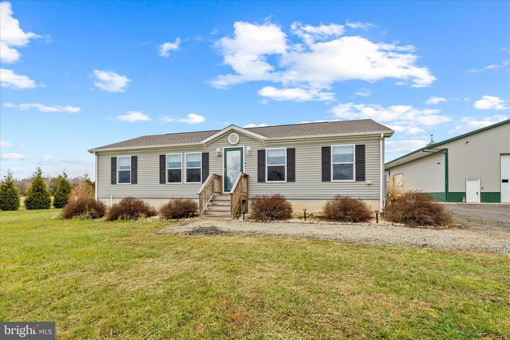 Property Photo: 679 Oak Hill School Road DE 19734