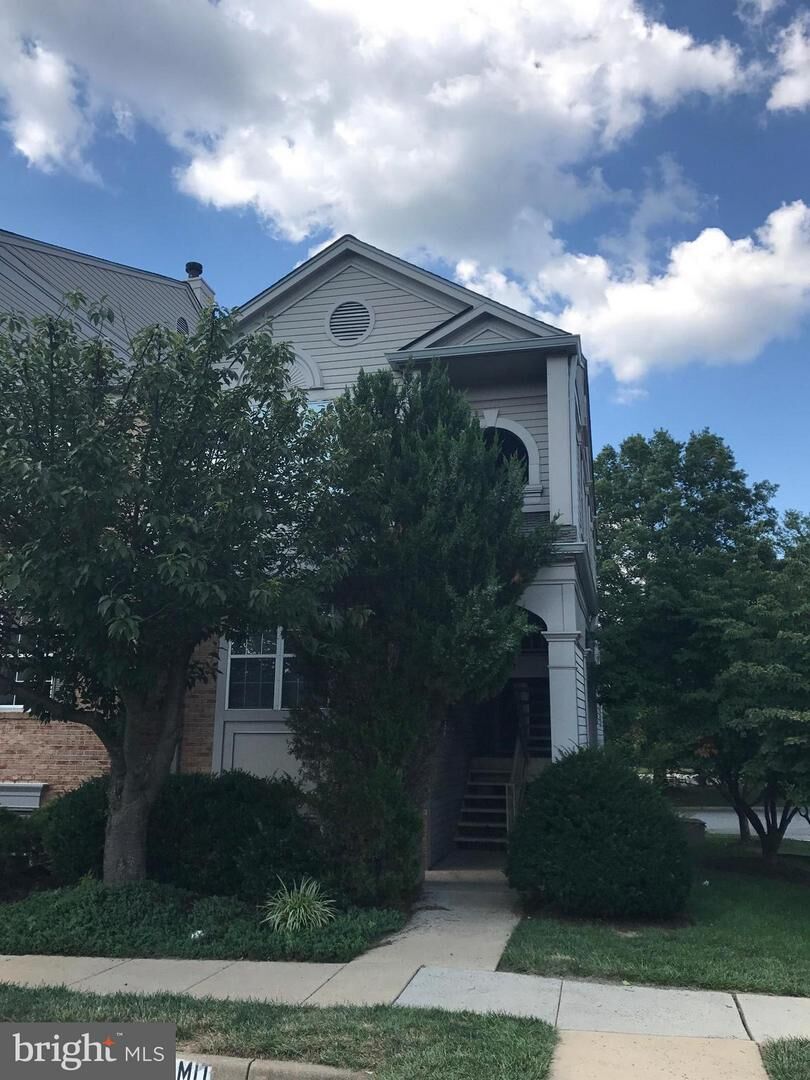 Property Photo: 2800 Emma Lee Street 301 VA 22042