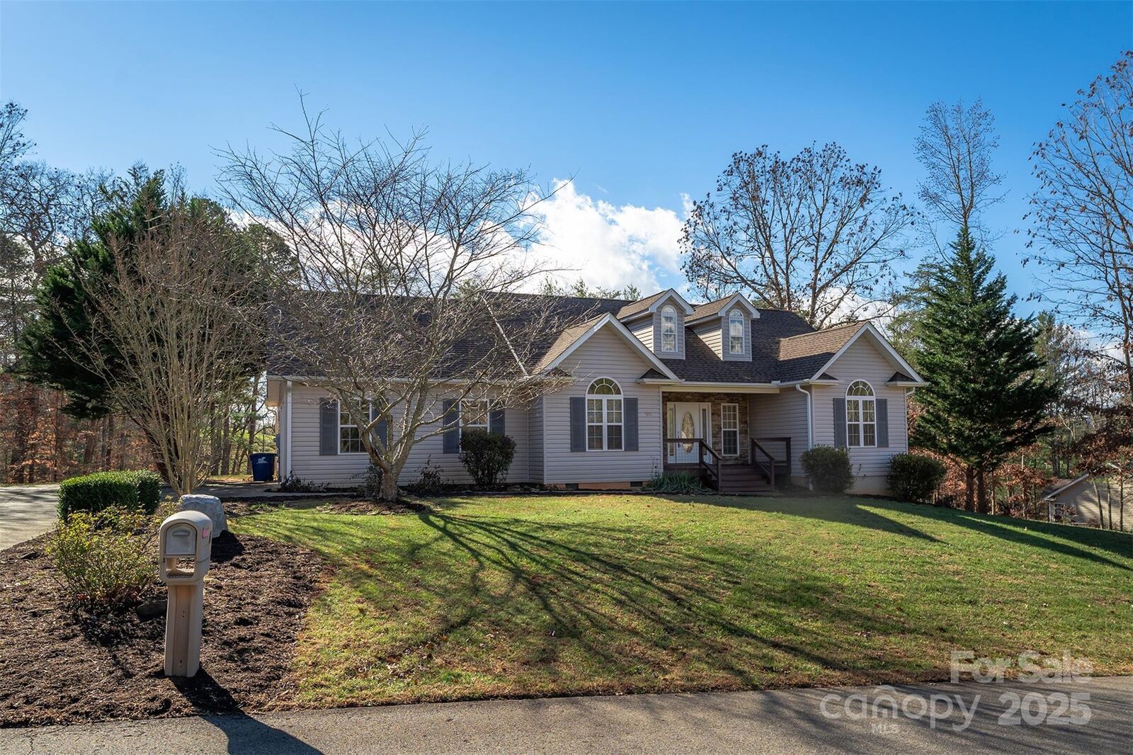 Property Photo:  61 Locust Meadow Lane  NC 28787 
