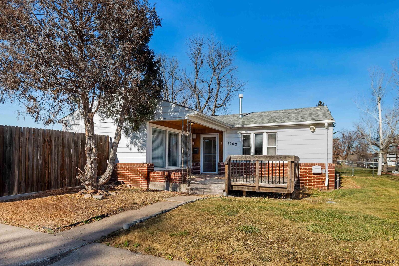 Property Photo: 1502 Willow Dr WY 82001