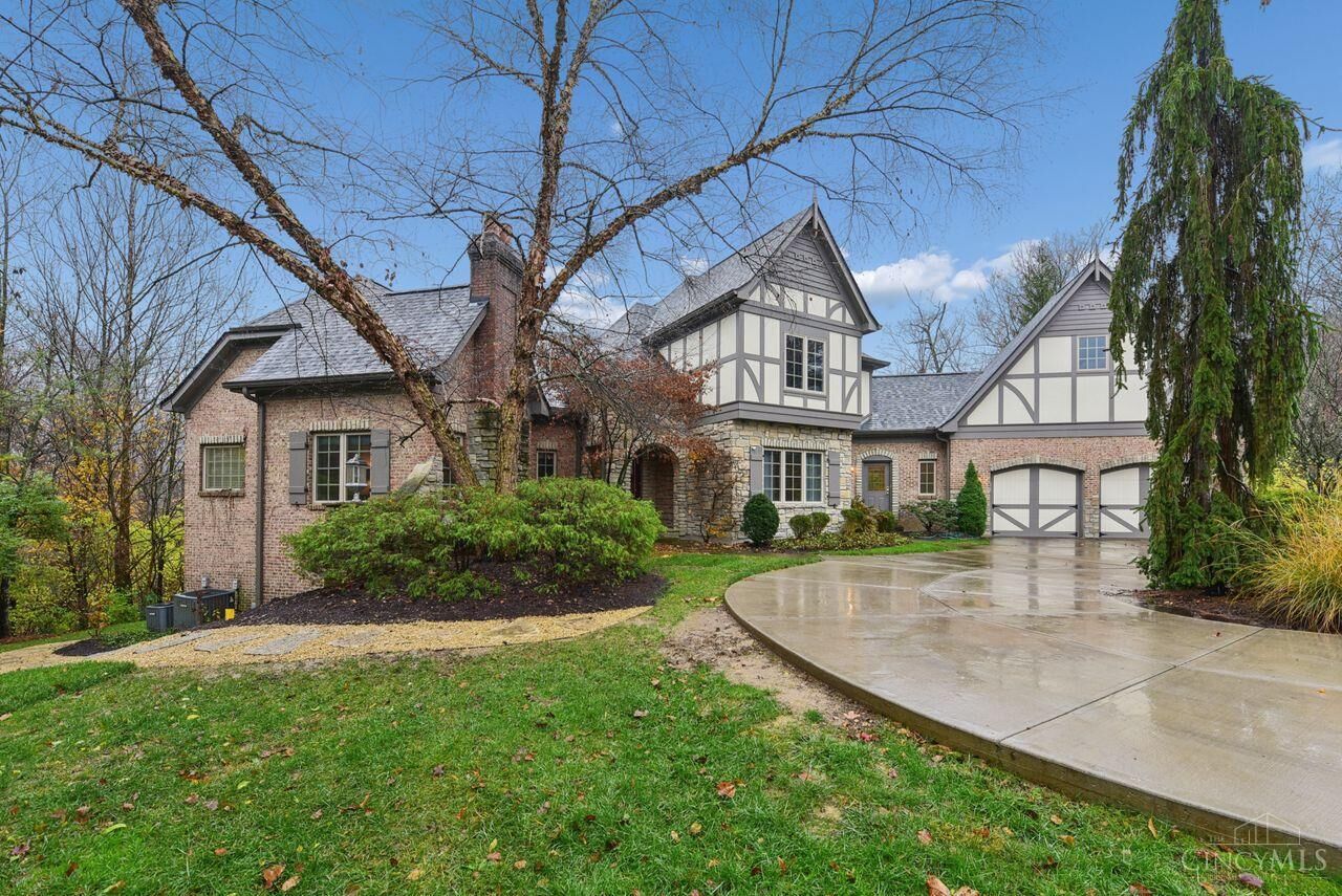 Property Photo:  335 Ashley Lane  OH 45215 