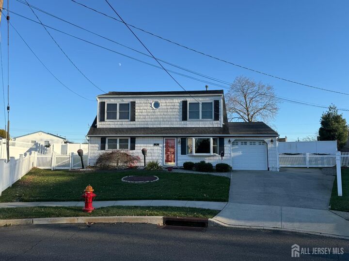 Property Photo:  10 Woodlawn Circle  NJ 07735 