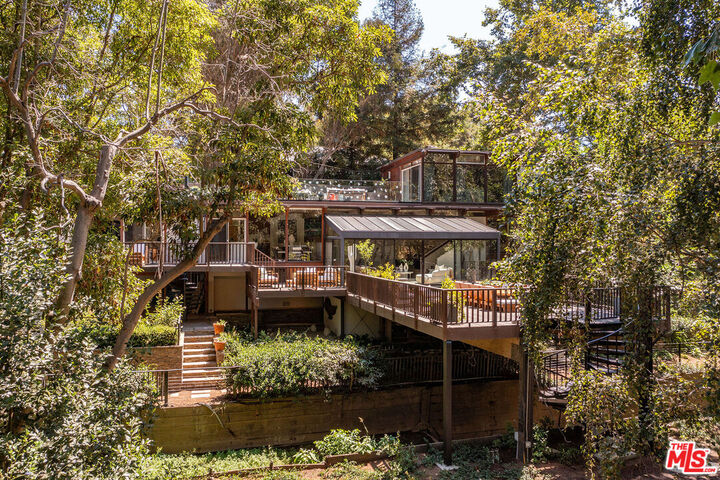 681 Brooktree Rd  Santa Monica CA 90402 photo