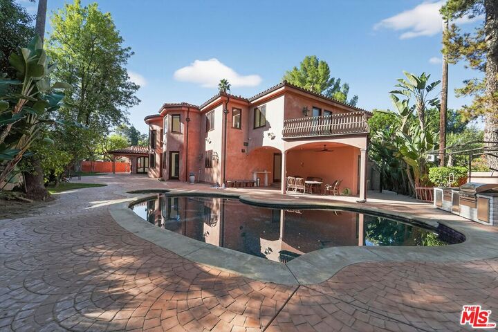 Property Photo: 4536 Vanalden Ave CA 91356