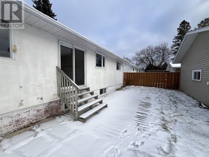 Property Photo: 725 Second St W ON P9A 2Z9